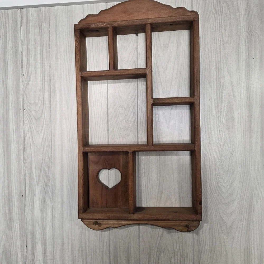 Wooden Wall Shelf with A Heart Cutout Design & Pegs VTG Country Cottage Decor
